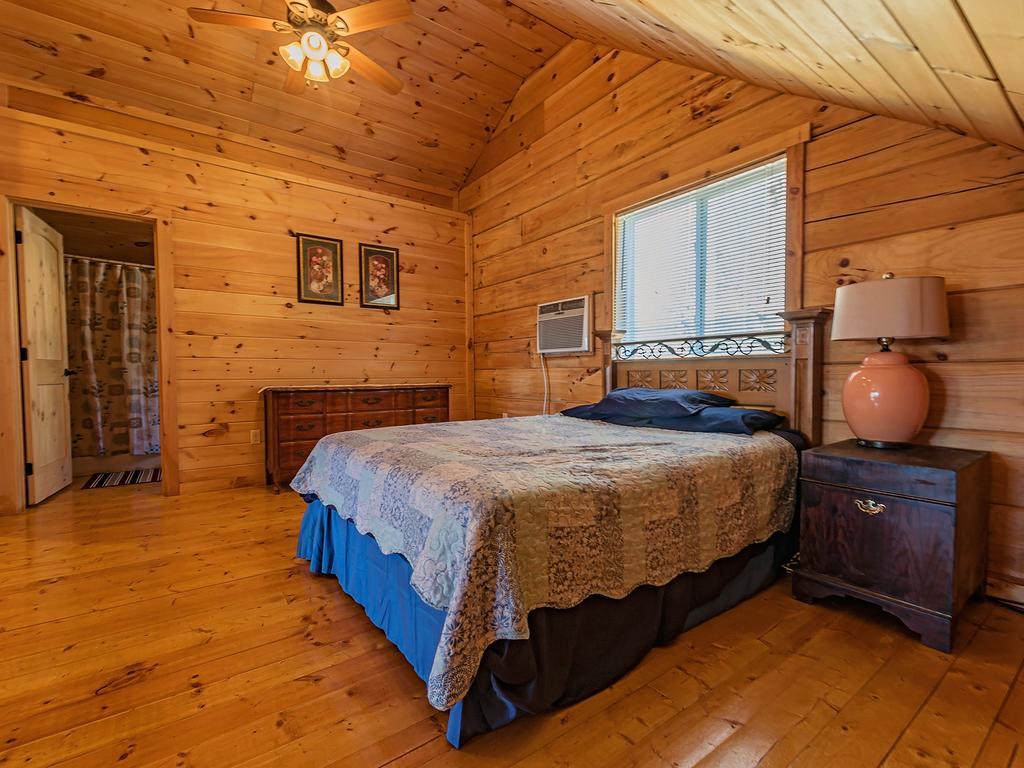 Отель Log Cabin In Smoky Mountains Севьервилл Номер фото